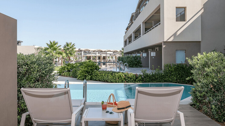 Classic Room Sharing Pool